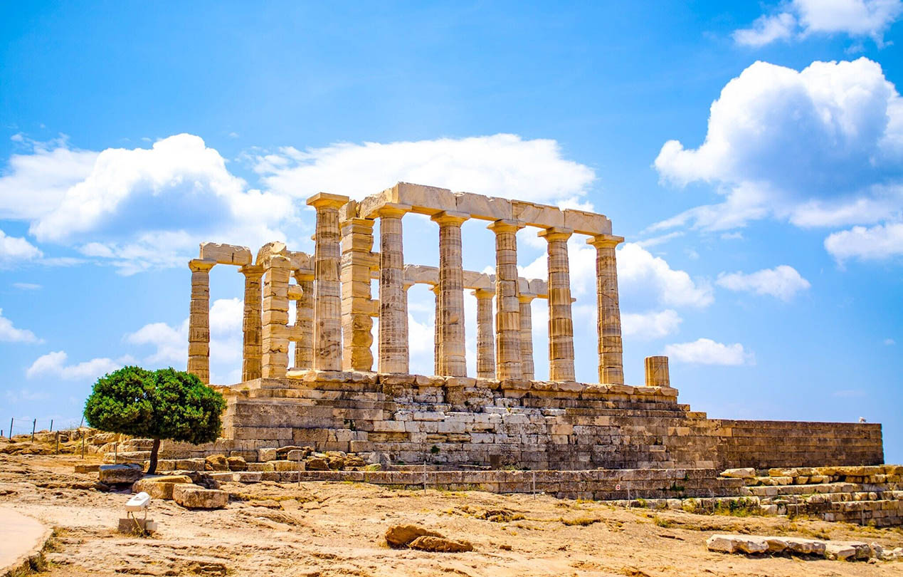 Exploring the Surroundings of Athens: Unmissable Travel Destinations