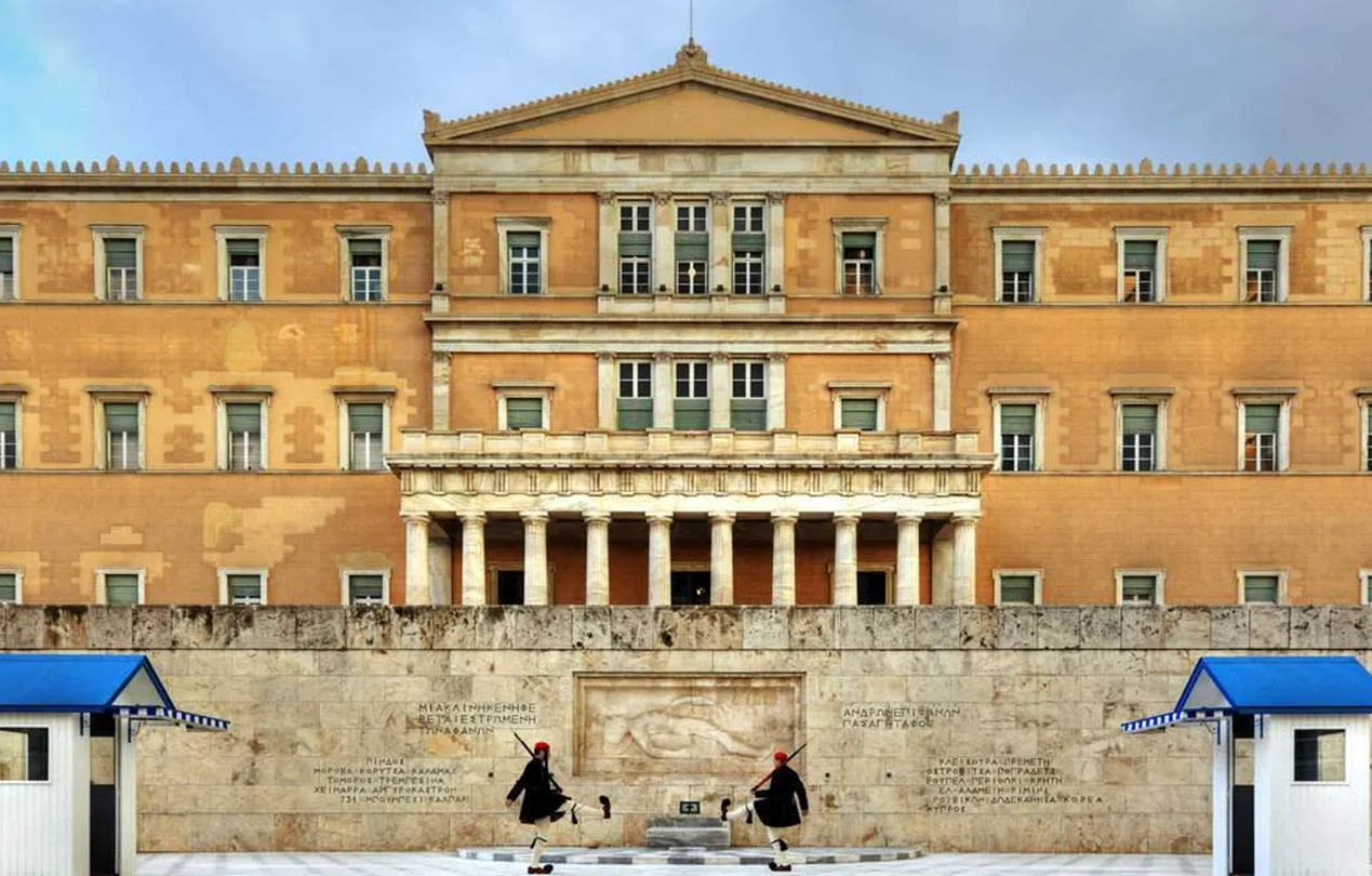 Syntagma Square Exploration: The Intersection of History and Modernity in the Heart of Athens